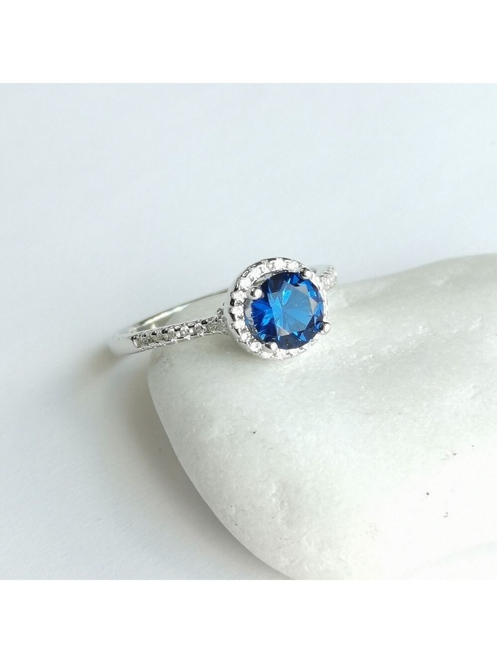 Sapphire CZ with halo 14k white gold overlay size 7 🆕